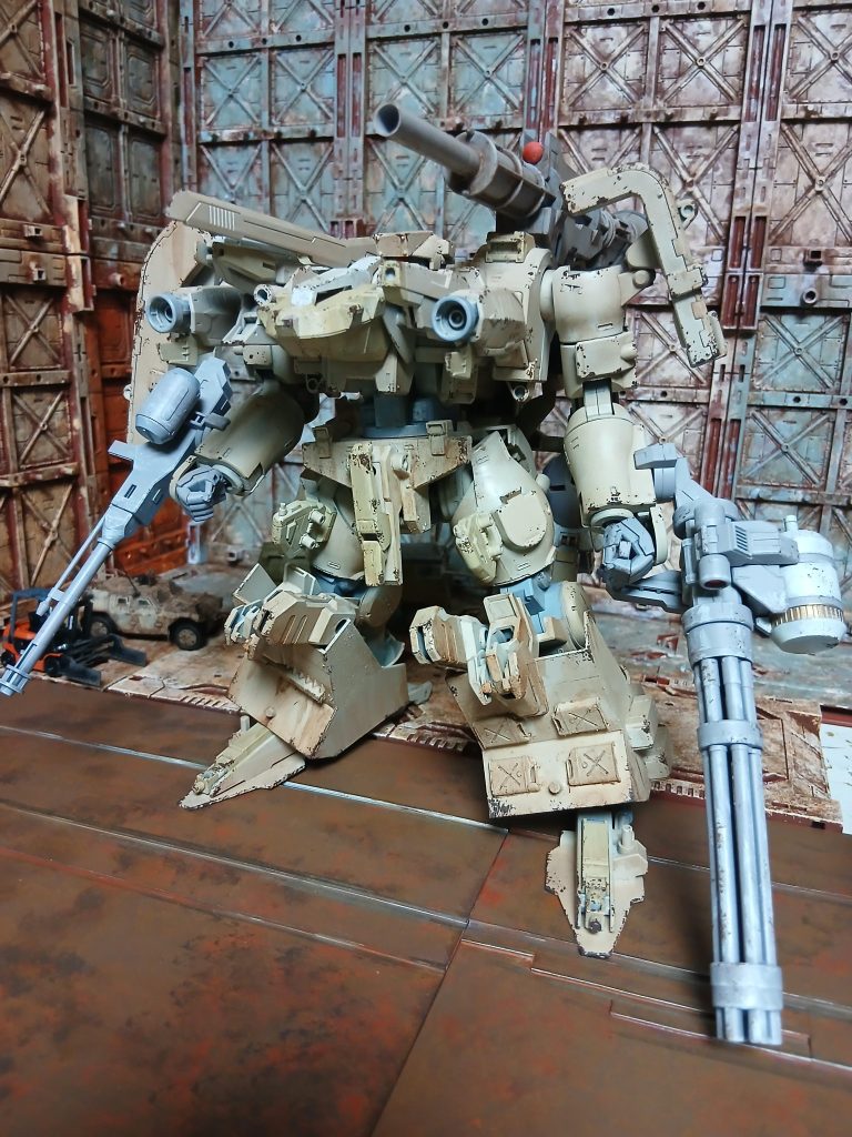 で、最近作った格納庫。100均のヤツに色塗っただけですが…