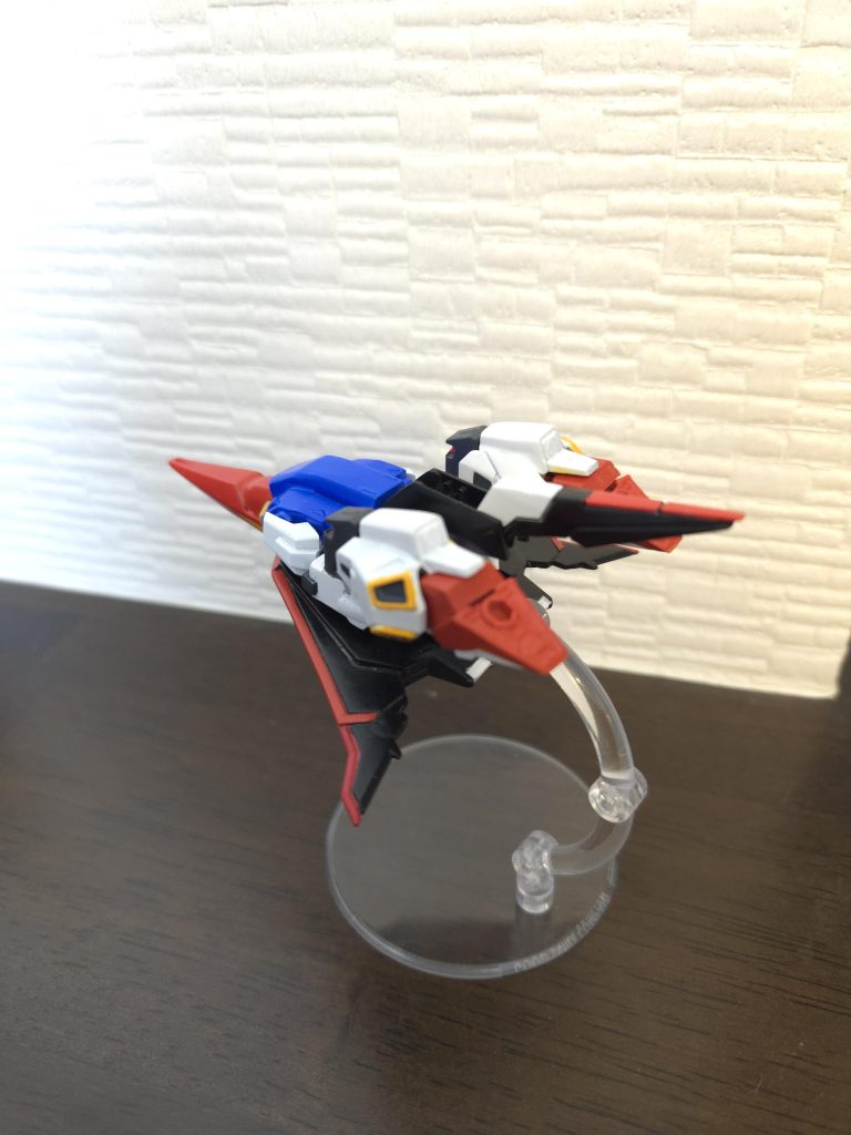 後ろから見てもめちゃくちゃスタイリッシュでした!バンダイさんはモビリティジョイントにすごい力を入れてるのが分かって感動しました!次は同時発売されたヒルドルブかフルアーマーガンダムマークII辺りを作りたいです。