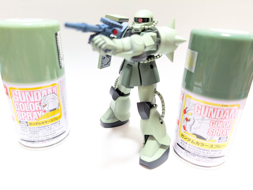 今回お世話になった缶スプレー達。ニオイがヤバいのでベランダで塗装してました。