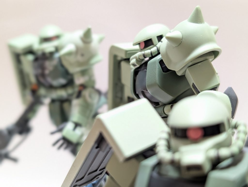 またザクが増えた(zaku-kao6)