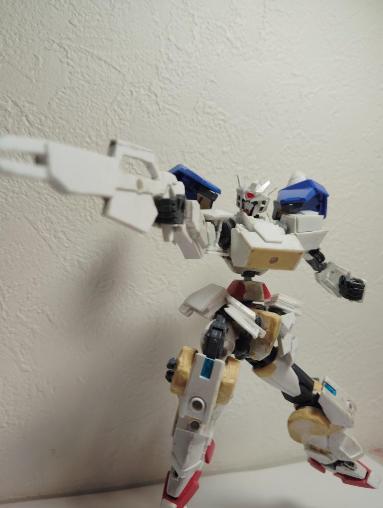 専用ビームライフルチャージ射撃による高い汎用性を持つ