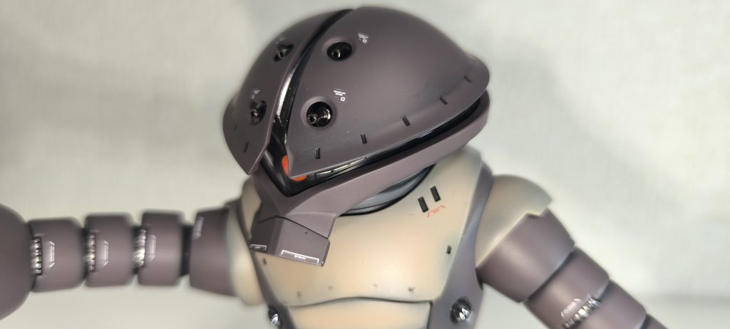 今回はアッガイとゾックの同時進行で作成しましたが、MGと違ってパーツ数も少ないので１週間くらいでサクサク制作出来ました。