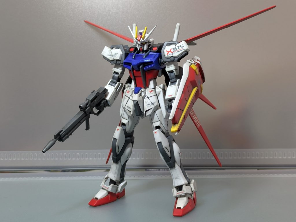 久々にスジ彫りをしましたが、まだまだ勉強が必要だと感じました。またデカールを貼って情報量を増やしました。