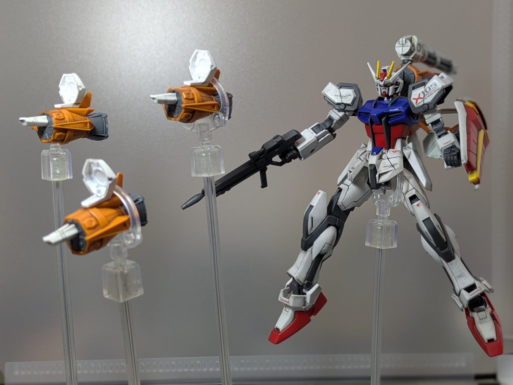 ガンバレル展開。ドラグーンやファンネルのようでかっこいい。