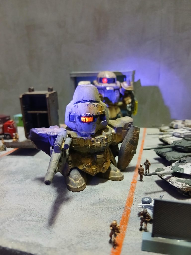 でも眼は光る！