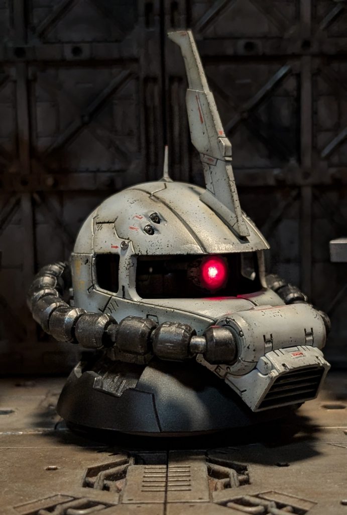 ザクヘッド　モノアイ発光–2枚目/制作者：　むにゃふじ子