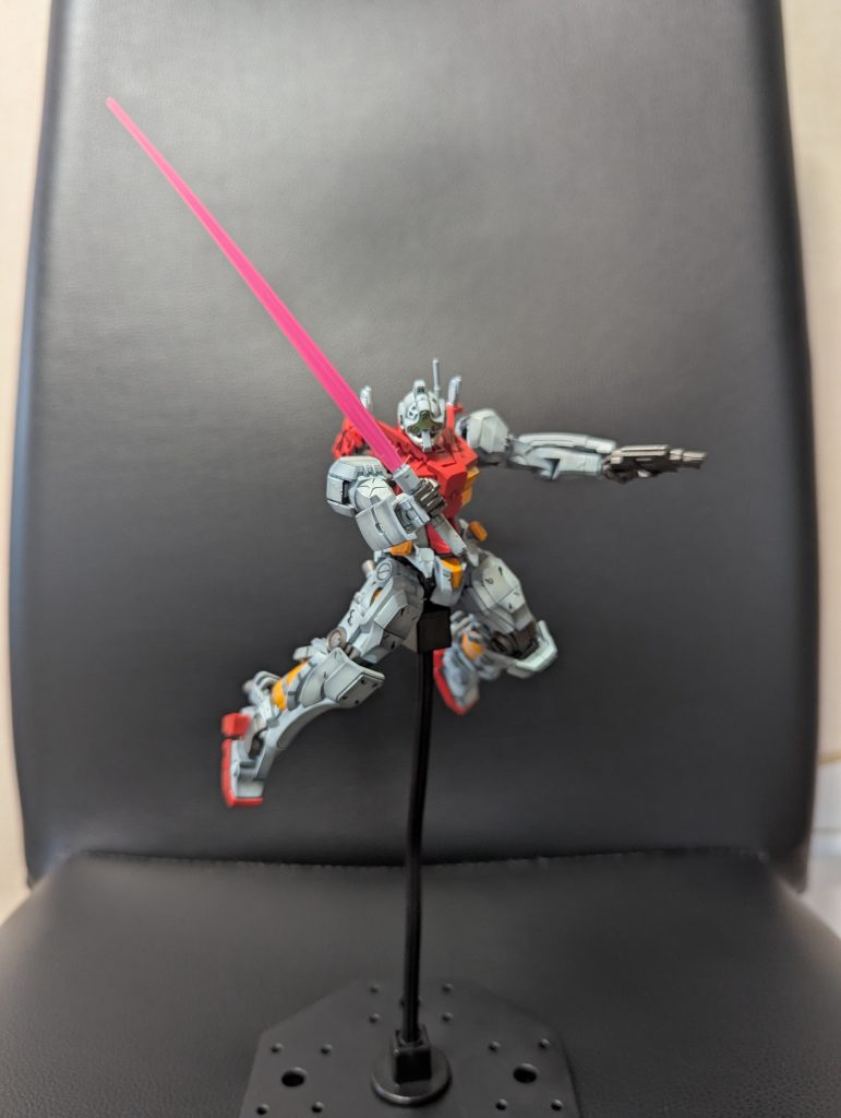 今回はお手軽に作るため、ほとんどヤスリがけをしてません。ゲート跡が大きいところはヤスっても、跡が小さいところは二度切りでサクサク組み立てました。