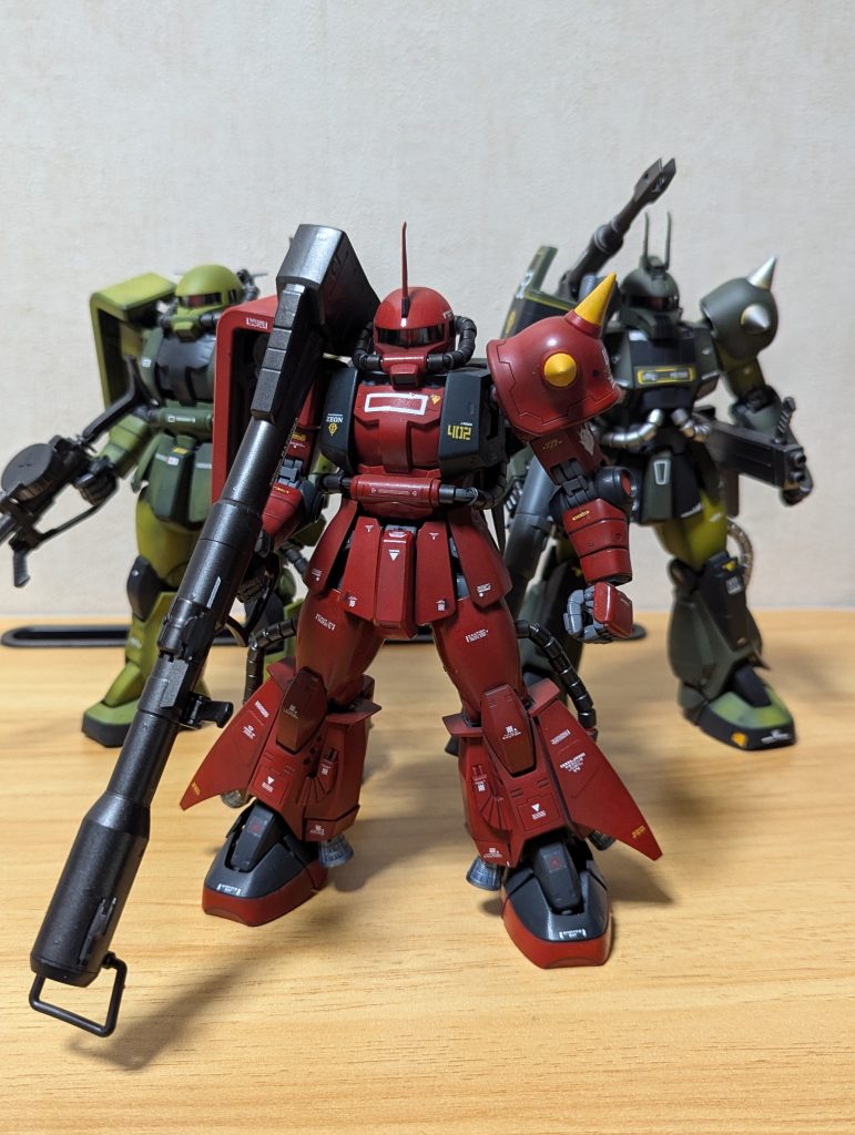 今までに組んだMGザク。動力パイプはしんどいけど、組みごたえのあるキットですね。 