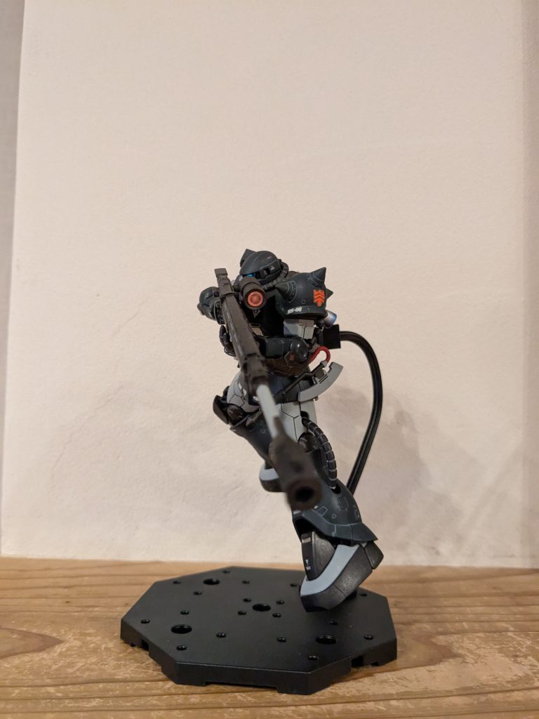 ネイビー、黒鉄、明灰白色の3色で塗装しました。