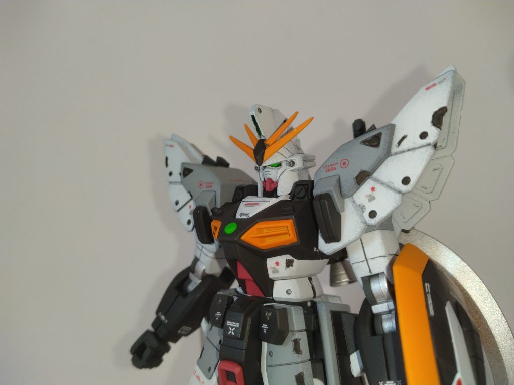 バストアップ。配色はνガンダム少し意識しました。家柄＋金髪イケメン＋美人姉妹＋暴走癖とハイスペックな、カトルくんの機体でした。