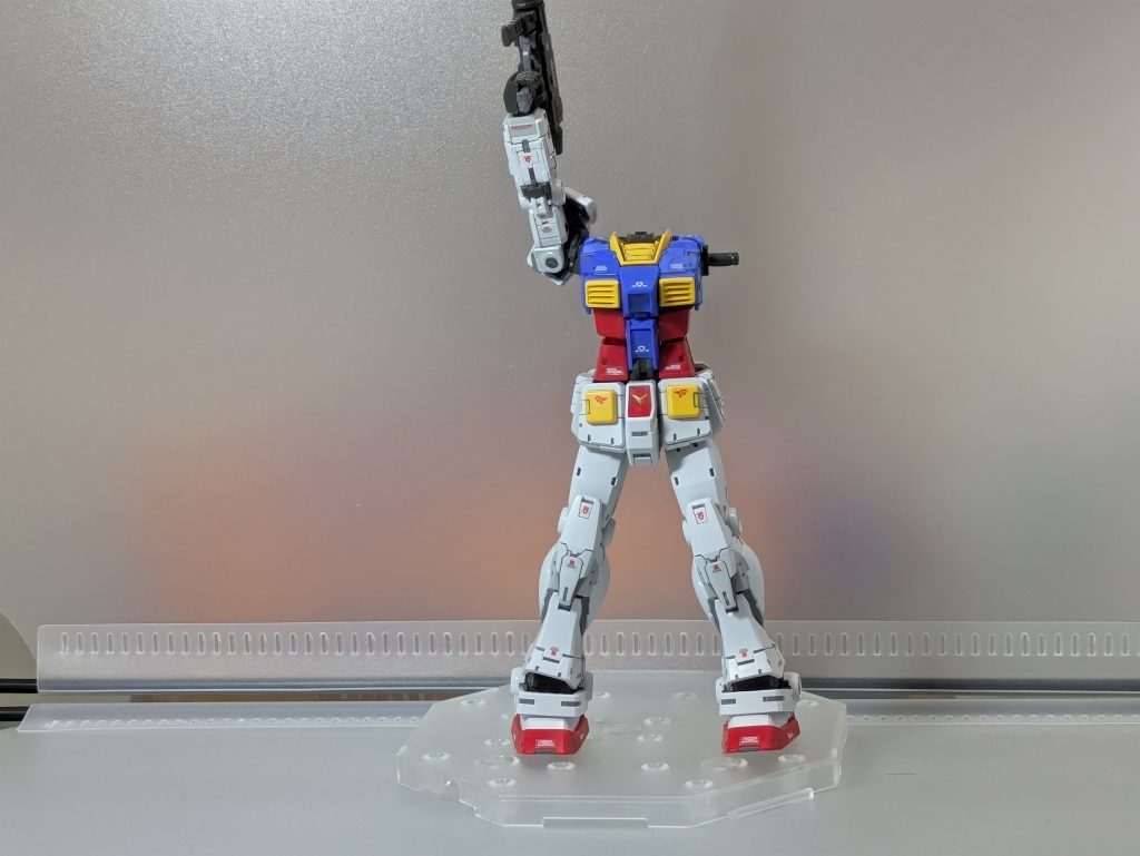 最後はラストシューティング。ジオングが欲しくなりますね。プレバンでオプションパーツを購入したら遊び方の幅がさらに広がりそうですね。初めてRX78-2を組み立てましたが、シンプルでカッコよさが際立ってました。ガンダムの歴史や世界観を感じて作っていたらワクワクが止まらず、完成したらめちゃくちゃ映えた機体でしたね。過去作含めてまた投稿しようと思います。それではまた。