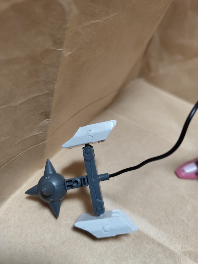 ハンマーに推進機を追加して、打撃力を増したジークアクス版ハイパーハンマーです。推進機は外側に追加したオリジナルです。ちょっと派手かも。