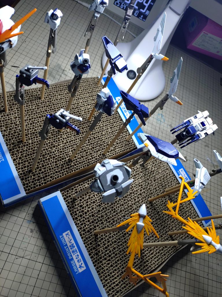 素組みと制作過程です。といってもほとんど仕上げの段階ですが、これくらいのパーツ分割量ならサクサク作れますね。