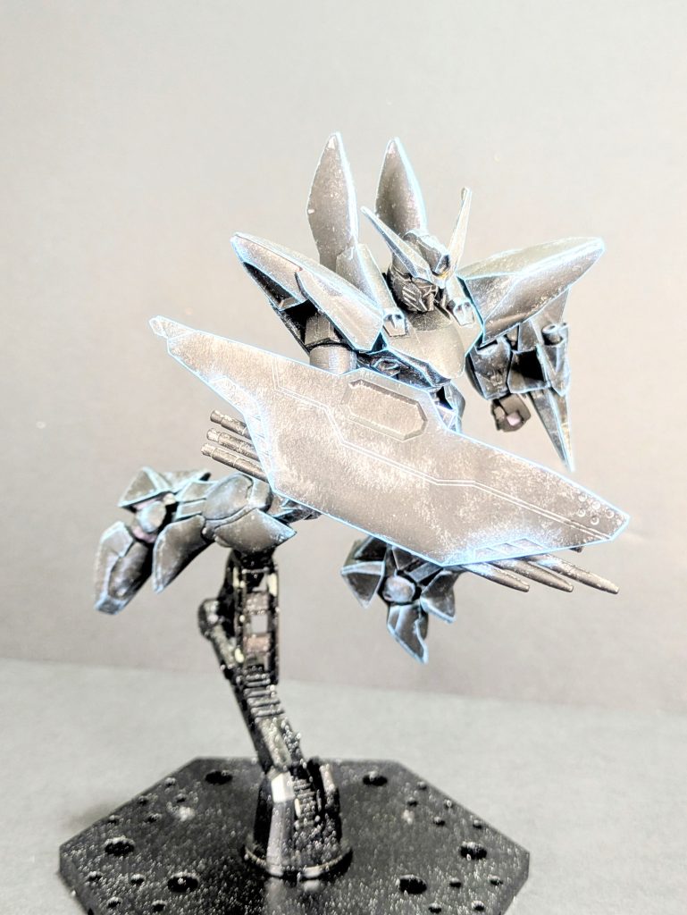 写真編集で明度を上げると、なんちゃって「ミラージュコロイド」です。コメ不足に加えてガンプラ不足のこの時代、贅沢な使い方をしてしまいました。別々のタイミングで買いましたし、作りきったので、どうかご容赦を。