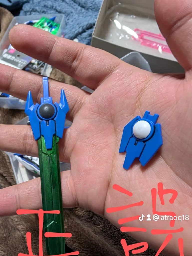 アメイジングGNブレイドの加工作業が時間がかかりました。組み上げた方があっていて、組み上げてない方が間違いました。あと、腰ジョイントパーツも加工しました