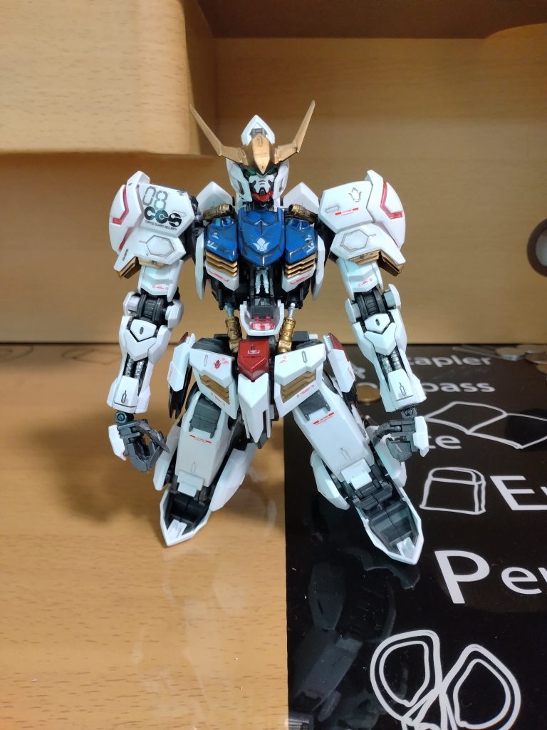 ソリットクリアのクリアパーツを塗装してつくりました。