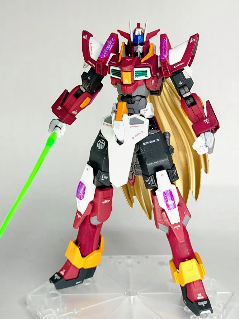 サイドアーマーを外して適当なビームサーベルを持たせたほうが″ぽく″なります。クリアパーツもナイトメアウイルスに見えなくもないか…?