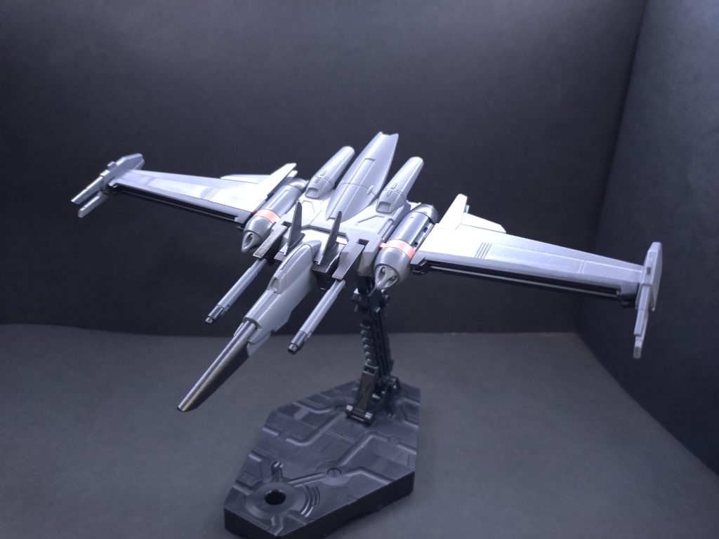 背中のフォランテスは海軍グレーを基本に、黒鉄色を使用しています。