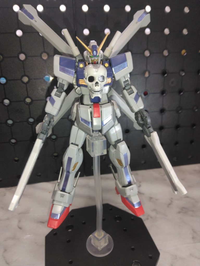 ここでもフェイスオープンの顔にしています。これしか組んだことありません。