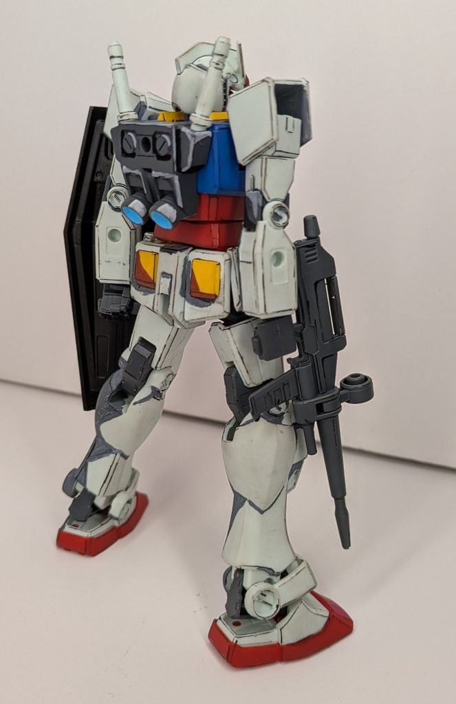 成型色のまま影の部分だけアクリルガッシュ塗りです影を歪まないように入れないと綺麗に見えないので練習が必要ですね