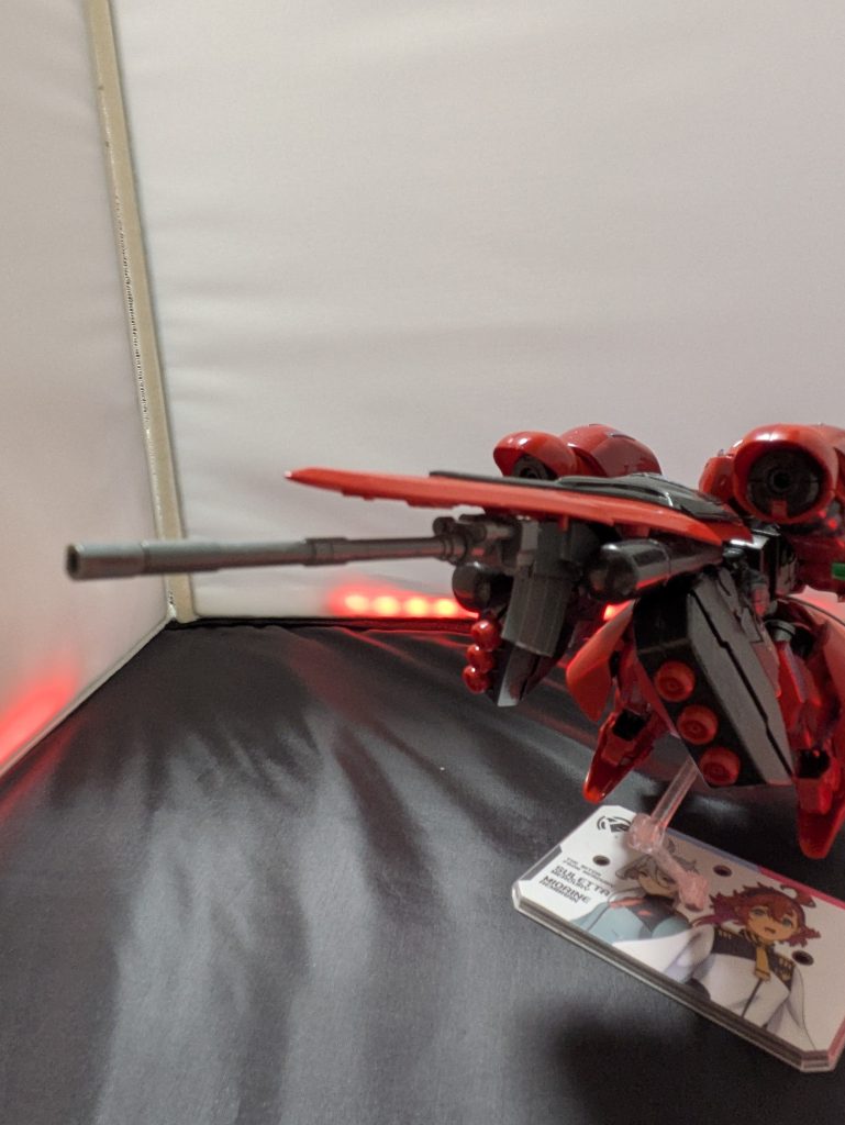 バスターキャノン唯一の実弾装備ビットファンネルと違い地上でも使用可能