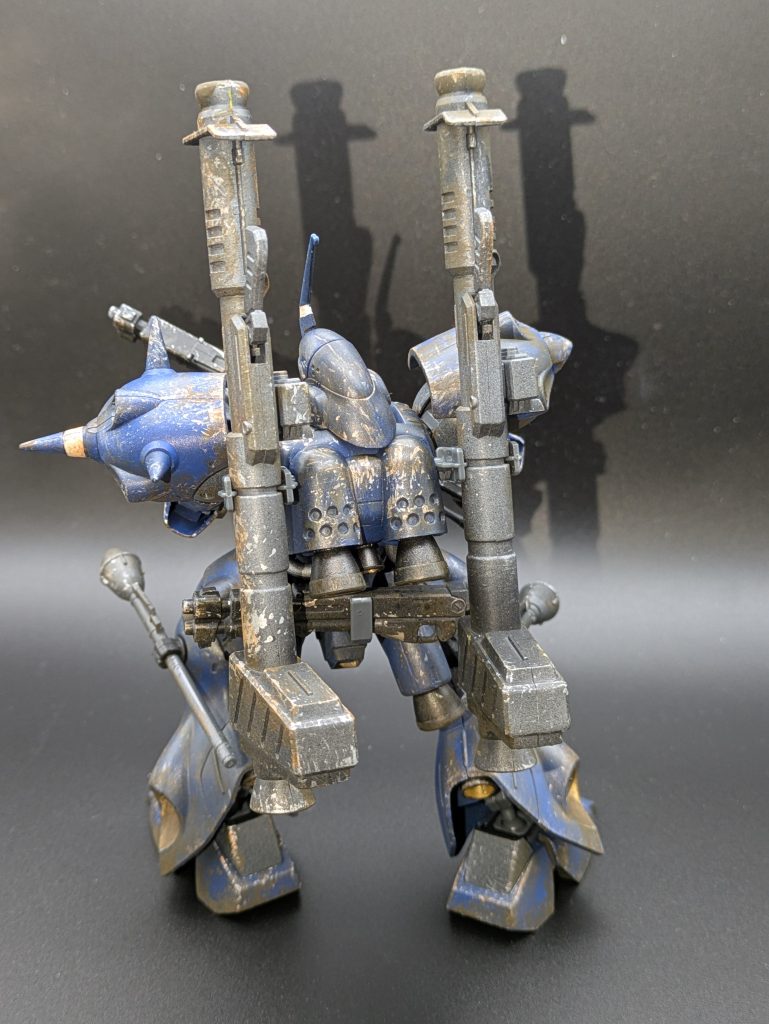 背後はかなり適当。でも、汚し始めるとキリがなくなりますね。