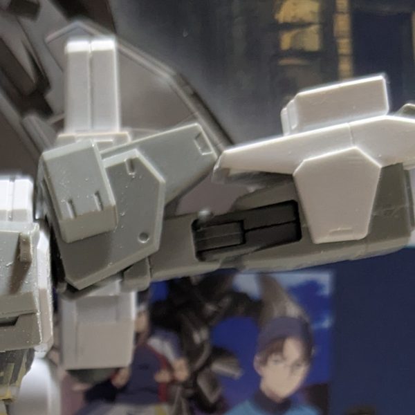   2025年 4月29日(火)いつも行くお店のガンプラ再販日に、Ez-SRを狙いに行く。入荷数2つだけに対して欲しい人十数人。抽選の結果買え無かった。多分入荷数が、少く買え無くて無理だろうと思っていたので、二〜三日前にAmazonで中古品を購入。現在製作中である。Ez-SRを作った事がある人なら分かると思うが、腕が水平に持ち上がら無いので改修した。ベースのガンプラが、Ez-8と言う事で現在製作中のEz-8と同じ様なスタイル改修をする予定です。約5割位改修した。Ez-SRは、カッコ良いですね。色が、白とグレーだから上手く行けば4日の連休で完成するかな？（2枚目）