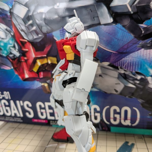    HGBFガンダムEz-SRイントルーダー、エリミネーター、シャドウファントム のパーツを中性洗剤で芋洗いして、乾燥しています。暇だったので2025年 5月3日（土）に、発売開始してお店へ行き抽選番号札を貰い抽選に当たり購入した。ジム？ゲルググ？個人的に、ゲム・カモフと思っているを仮組みしてみた。  ここまで、組んでみて顎が引け無いので、引ける様にしてみた。チョッとは印象が変わったかも？脚も少し延長しました。   予定では、YouTubeとかで毎回笑わせてくれる宇宙世紀の当たり屋とか言われてるMSに、改造予定です。（6枚目）