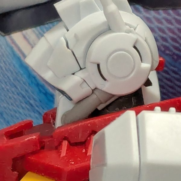   HGBFガンダムEz-SRイントルーダー、エリミネーター、シャドウファントム のパーツを中性洗剤で芋洗いして、乾燥しています。暇だったので2025年 5月3日（土）に、発売開始してお店へ行き抽選番号札を貰い抽選に当たり購入した。ジム？ゲルググ？個人的に、ゲム・カモフと思っているを仮組みしてみた。  ここまで、組んでみて顎が引け無いので、引ける様にしてみた。チョッとは印象が変わったかも？脚も少し延長しました。   予定では、YouTubeとかで毎回笑わせてくれる宇宙世紀の当たり屋とか言われてるMSに、改造予定です。（4枚目）