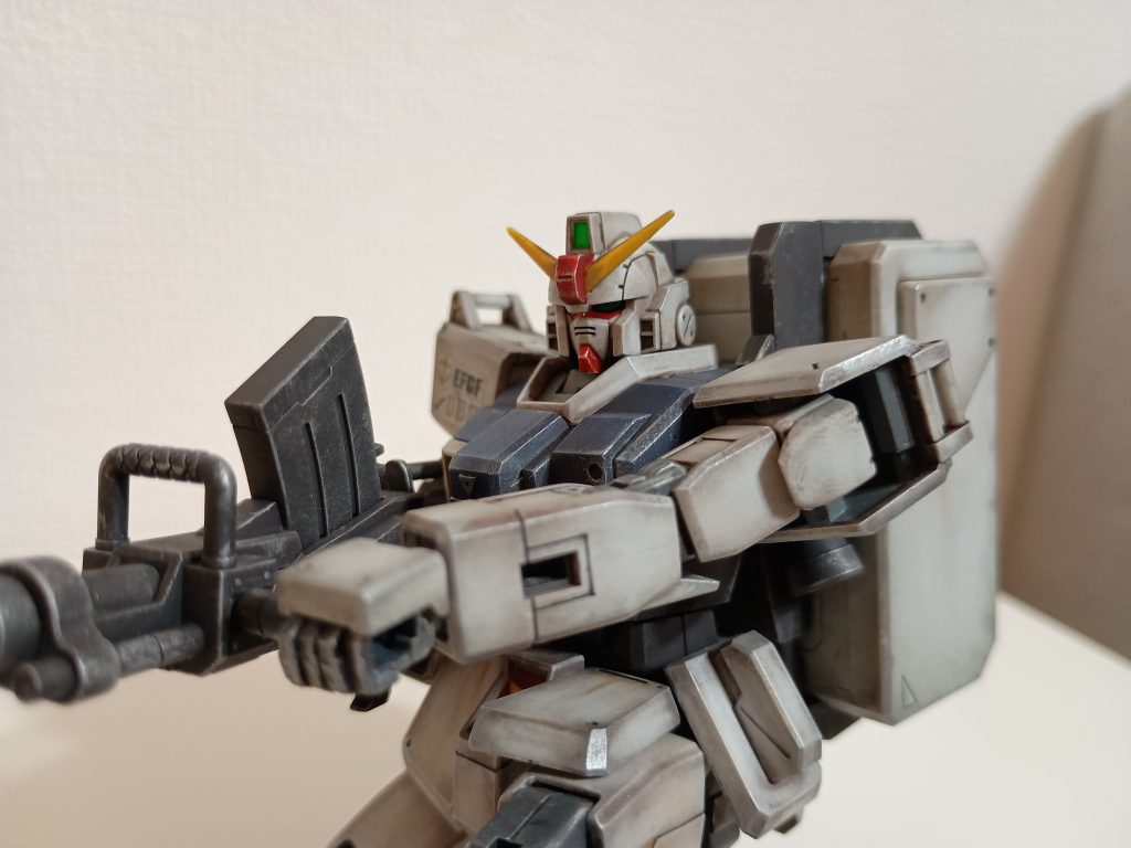 顔も頑張って塗り分けました。老眼モデラーには辛い💦 