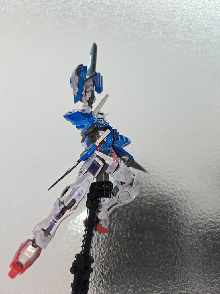 vsアルヴァトーレ戦のイメージでポージング。あのシーンは何度見返したかわからないほど好きです。名誉のために言いますがキット自体は非常に良い出来です。