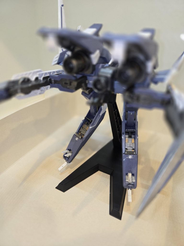 一部ゴールドで塗り分け。意外とディテールがしっかりしてますし、ガシガシ動かせる良キットでした。