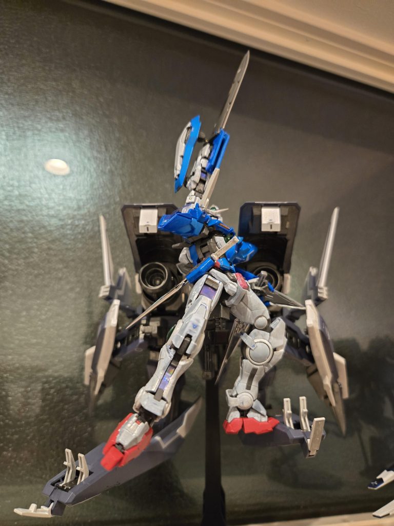 ドッキング。このポーズで飾りたかったので接続部を延長しました。