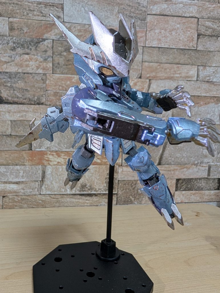 ルプスレクスといえばやっぱり爪が印象的です。