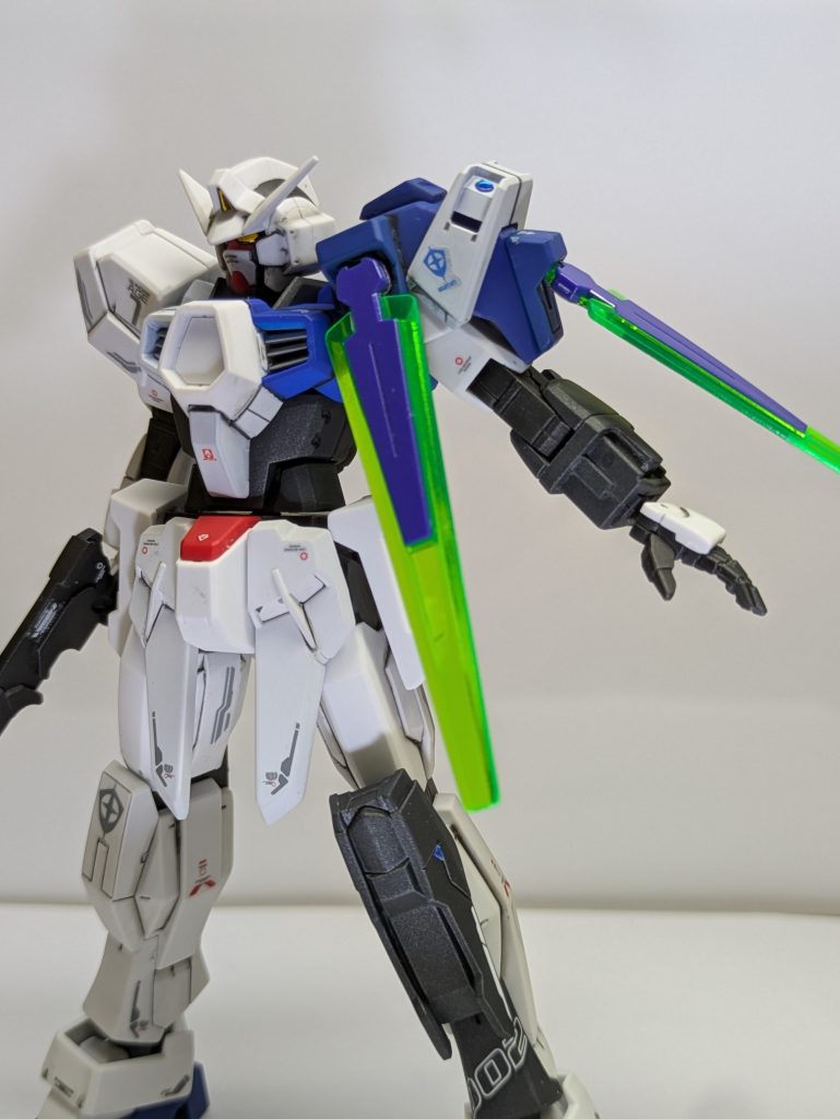 最近、そんなガッツリ時間取れないので白パーツは成形色仕上げだし、エナメル塗料拭き上げもめんどくさくて墨入れペン使ってますがクオリティは意外と保たれているのが救いです。ここまで見ていただきありがとうございました!