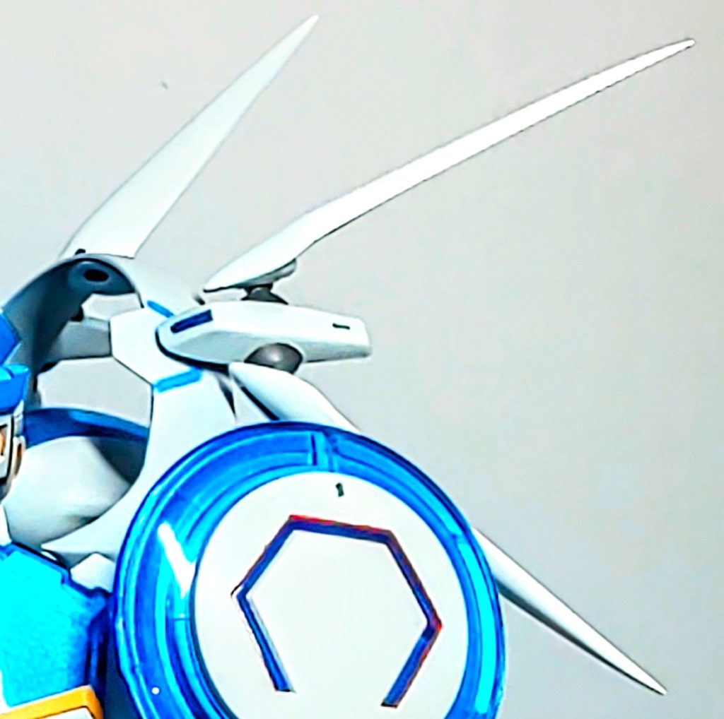 プラ板、ポリパテでシャープに、しました。