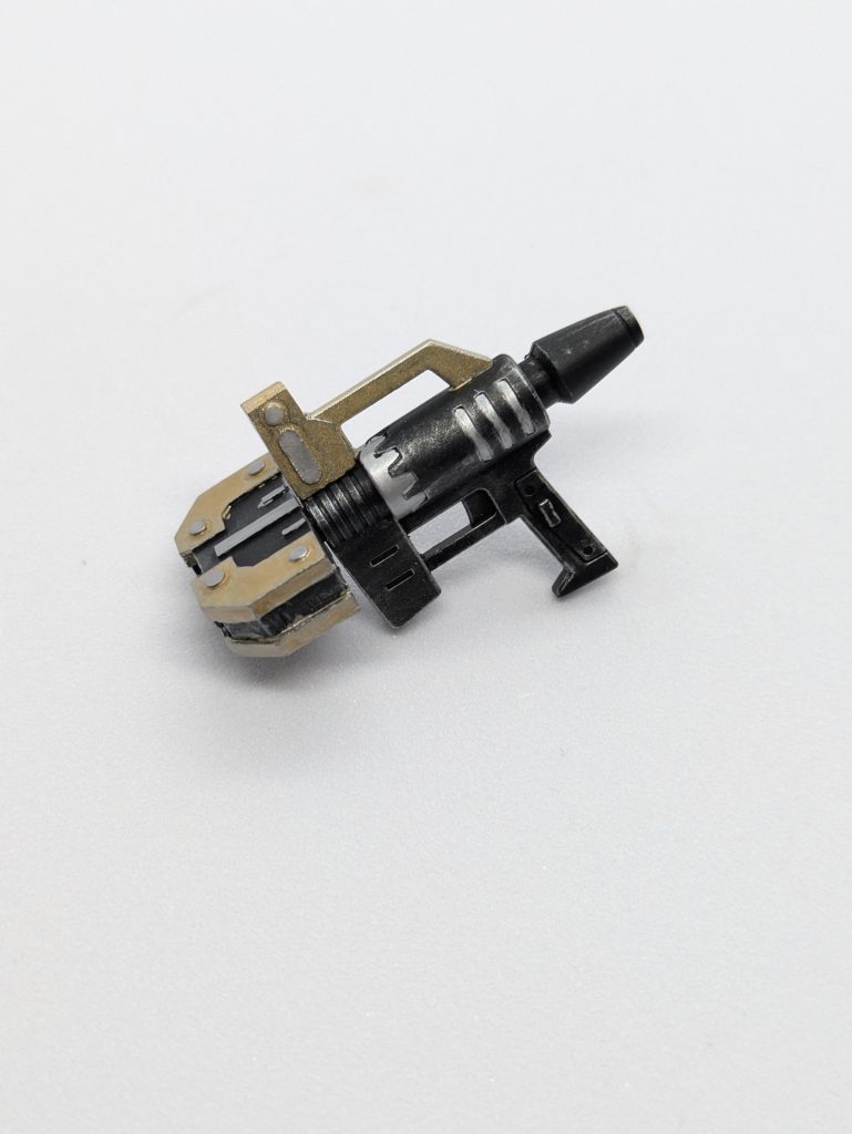 工具の「ビームカッター」は先端部の向きを変えられます。