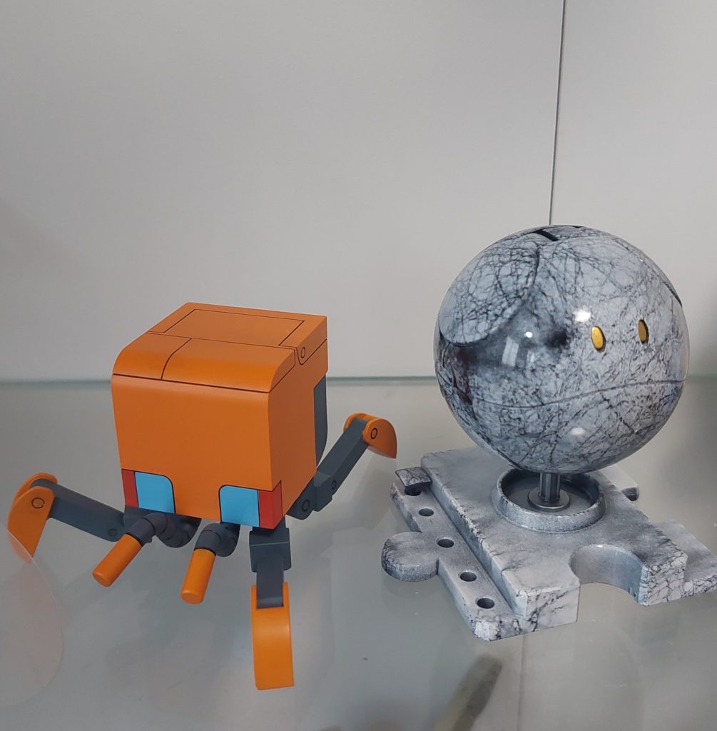 おうちのハロとジークアクスカラーのハロも作ってみようか考え中帽子をどうするか