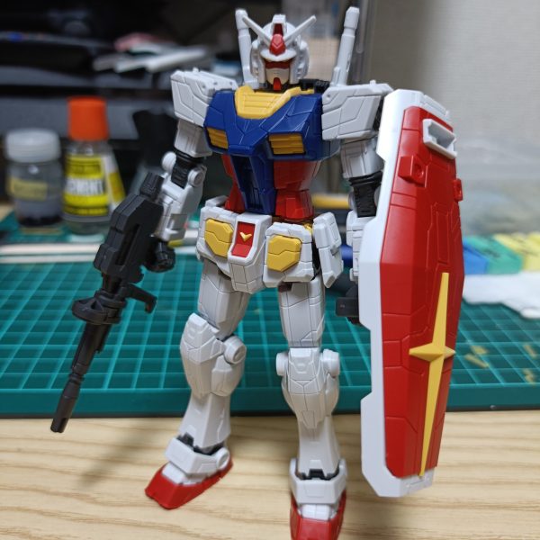 セブンイレブンガンダム立像