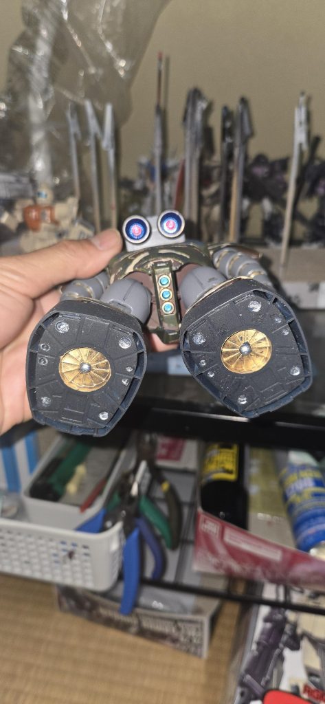 筆塗りで塗り分け頑張ってます。