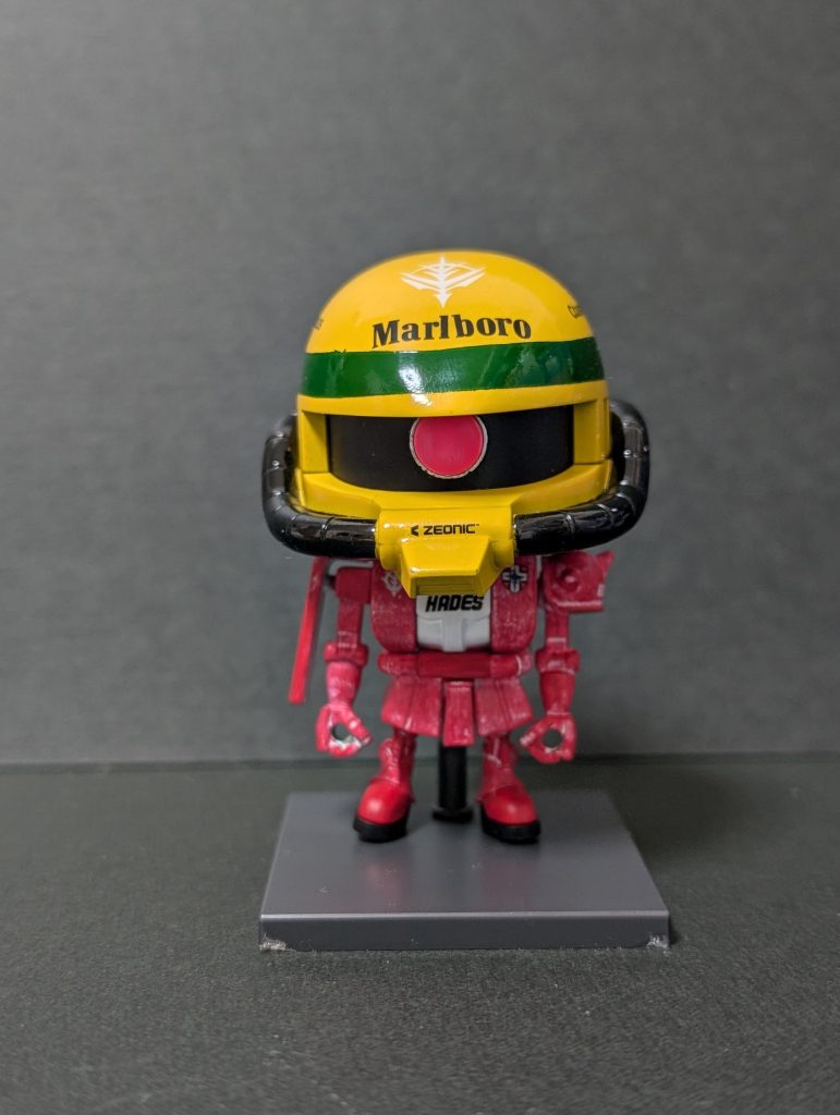 ヘルメットはラッカースプレーの全艶、スーツは水性塗料筆塗りの艶消しにしてます。