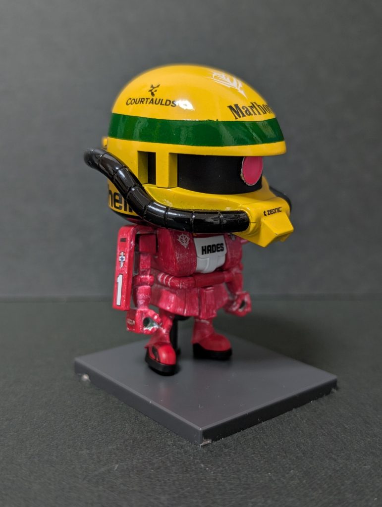 デカールはストックの中から適当に選んでるので、なんとなく雰囲気が出たので自分的にOKです。あまり深く考えないで下さい。塗装剥げが怖いのでランナー状態にするかどうか悩み中です。