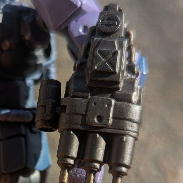 ＧＷなのに中々進まない(^_^;Aガトリングシールドは９割がた出来たかな～スパイクアーマーのスパイクどーすべ(；´Д｀)やっぱまんま創るのムズい…　アレンジして近付けるのがやっとこ(^_^;A（2枚目）