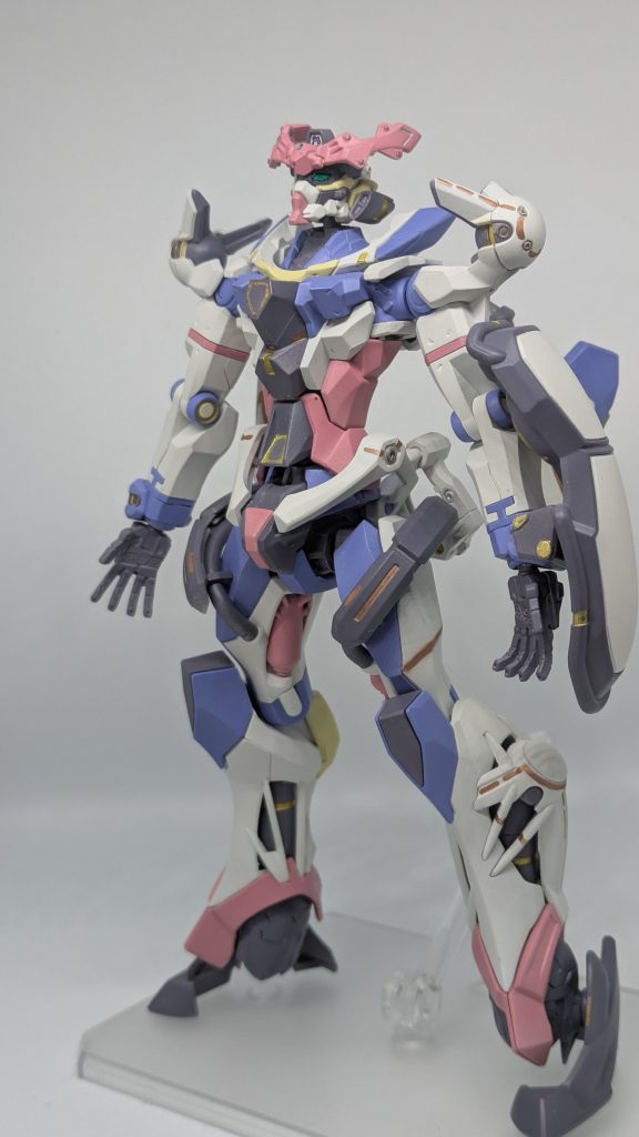 直立。こうしてみるとやっぱりスタイリッシュ。