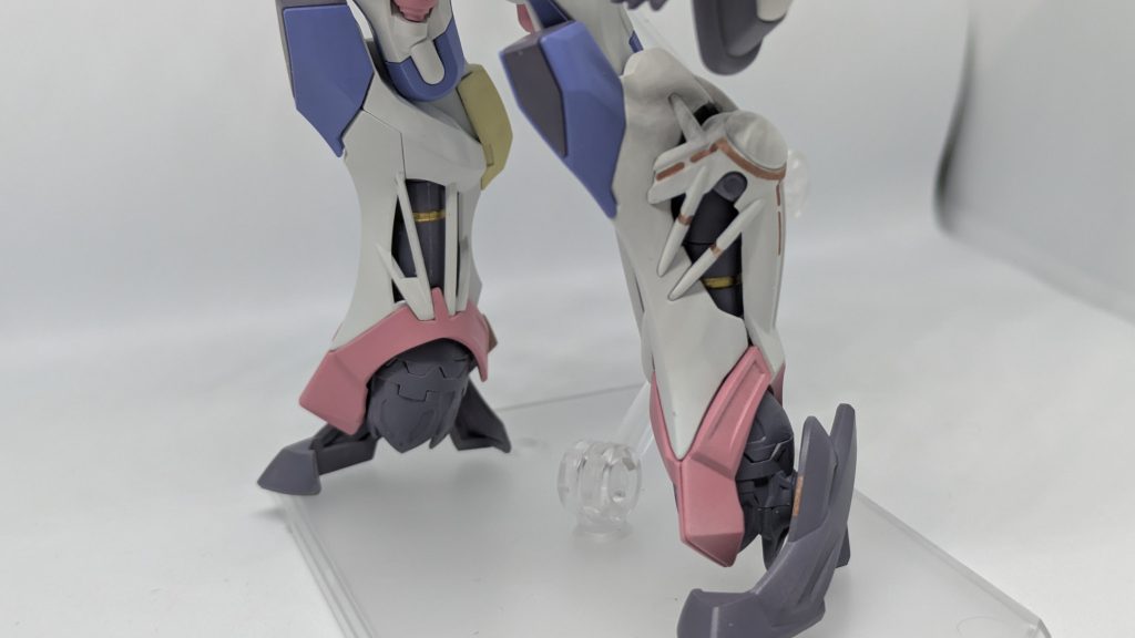 脚は内部も外側も割と細めです。ポッキリ逝きそうなのが怖いですw