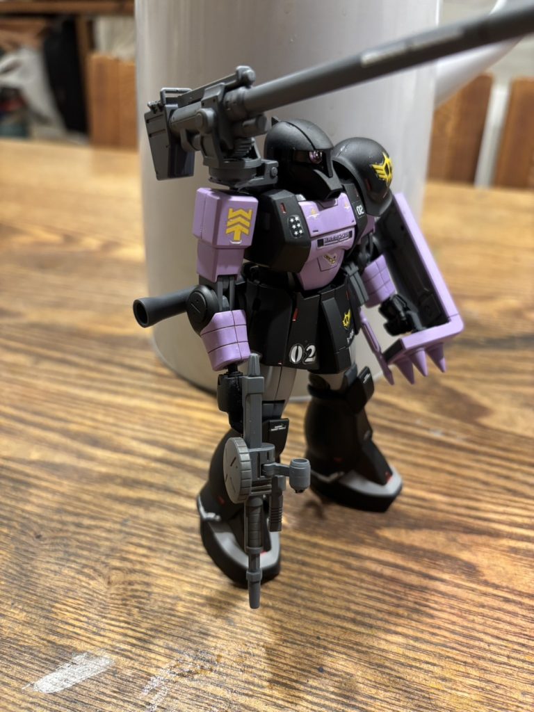 キャノンのおかげ？でバズーカを肩で支えることはできません笑