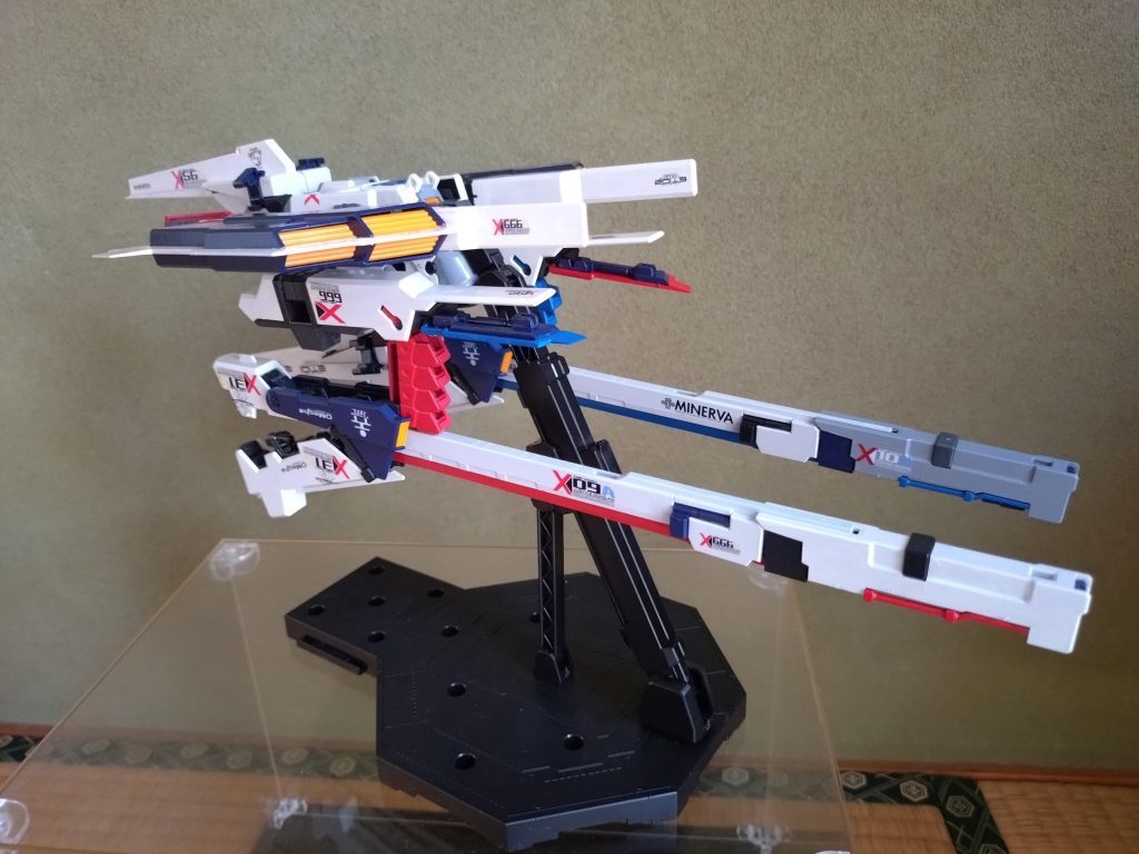 ホワイトは、最近発売したグローホワイトを使ってみましたが、写真で分かりづらいですが、ちょっとイエローが入ってるホワイトといった感じですかね。あくまでも個人の見解です。