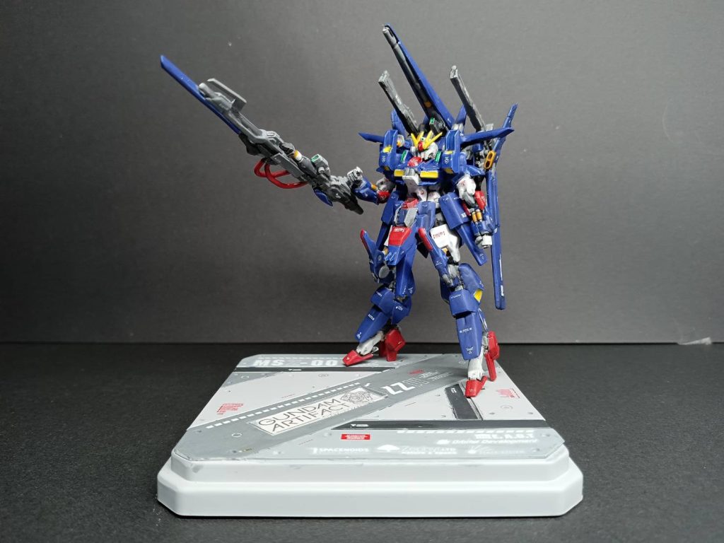 トライバースト!! センターHMキャノンの展開ギミック(ネオジム固定)と、右手の肘稼働仕込みました。ハイパーロングライフルの射撃ポーズなんとかいけます!笑