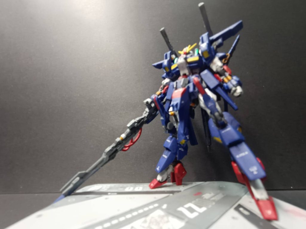 今回も息子キッドが撮影協力を快くしてくれました。かっこいい。きっかけはハマチニコフさんのZII、作成時はASURさんの過去作ZZII参考にさせてもらいました。みなさん、ありがとうございます😙。あとバンダイさん是非、HGの再販お願いします。再販があったらほしいキットです。今回も今のおいらの技術を出し切りました。最後まで見てくれてありがとうございます。