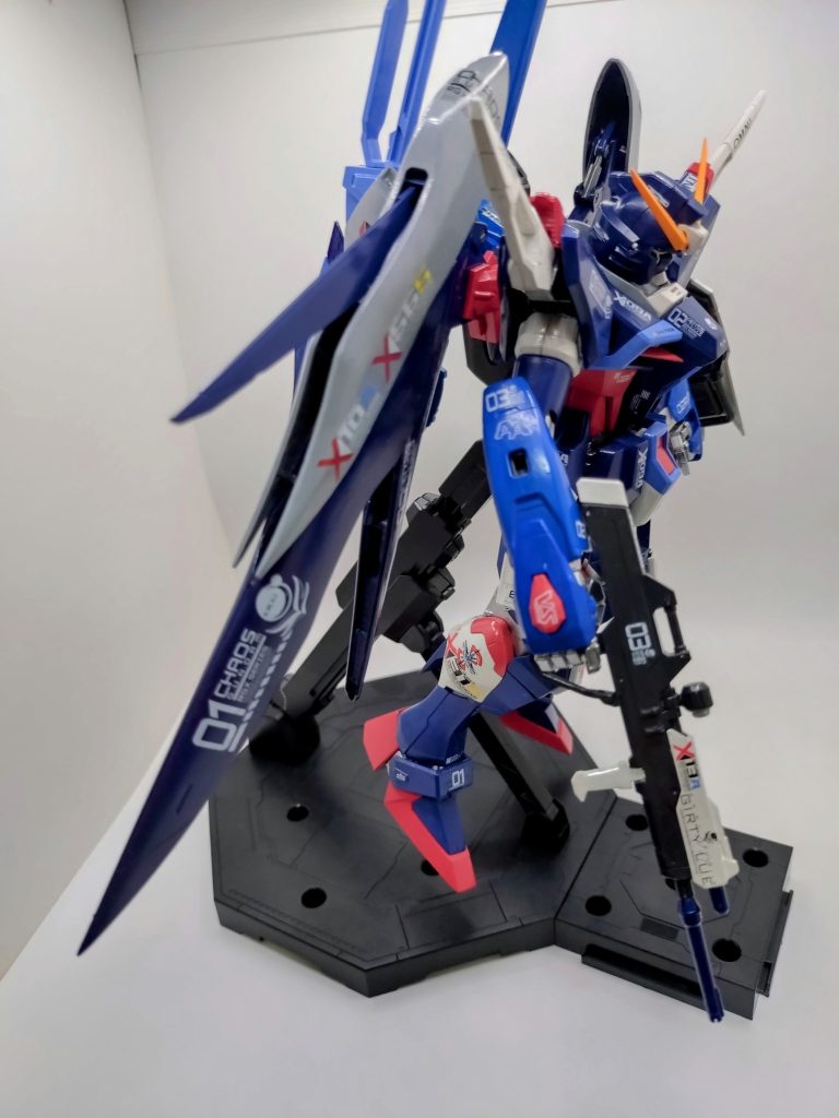 仕上げはトップコートの光沢で。